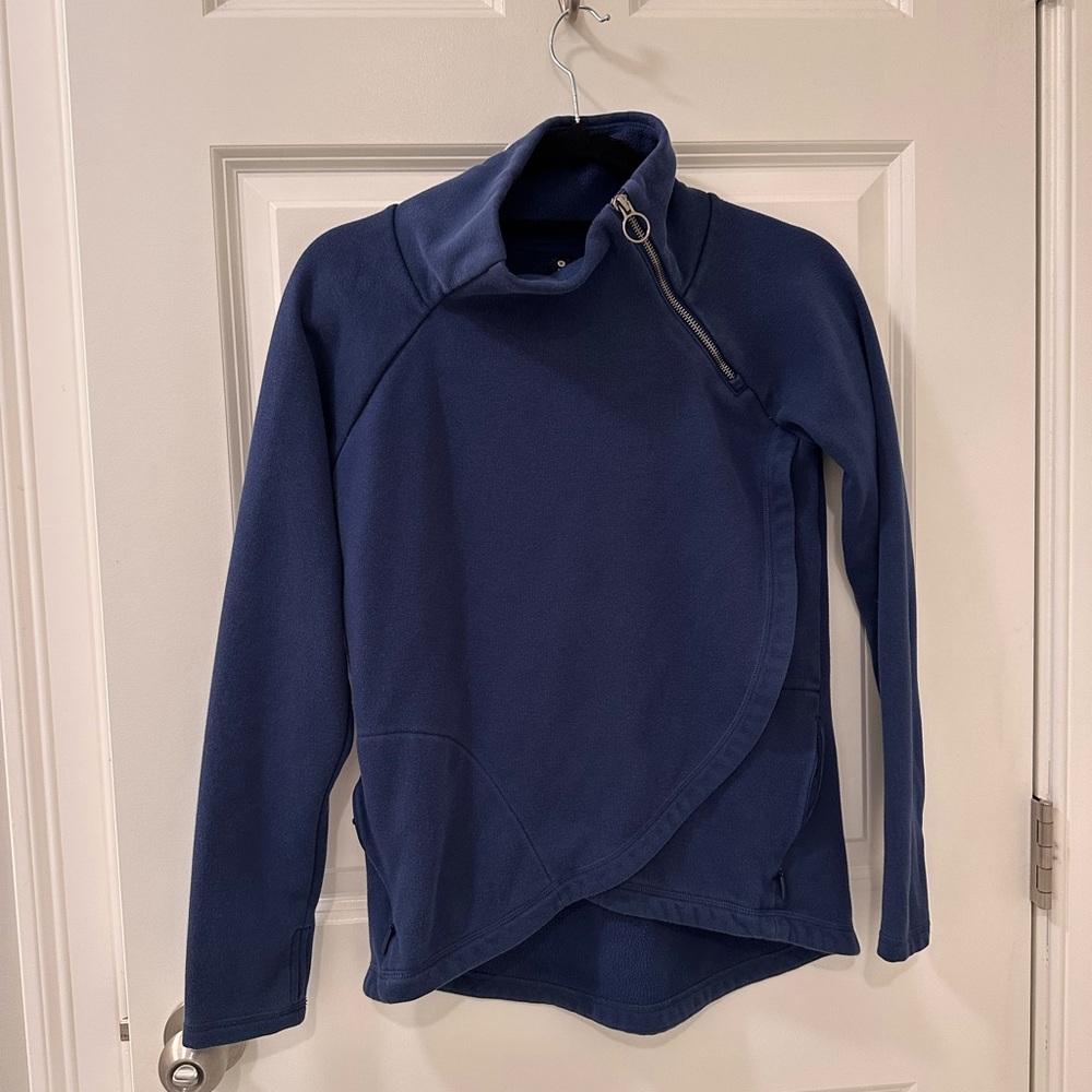 Athleta Cozy Karma Asymptomatic Pullover